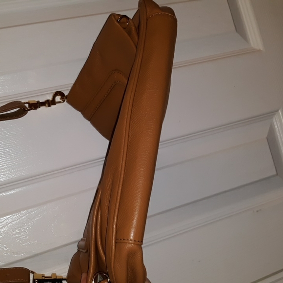 Tory Burch "Amanda" Fold Over Leather Crossbody Bag - Picture 12 of 17